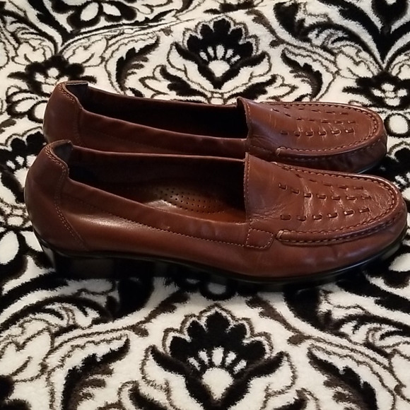 SAS Brown Leather Loafers, Size 8 Narrow - Picture 2 of 6